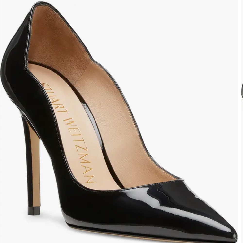 Stuart 100 Scallop Pump (Women)
Stuart Weitzman